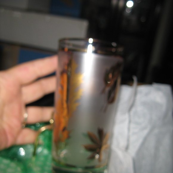 Gold leaf Glasses Set of 8 with Carrier - Picture 6 of 10